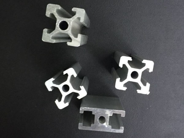 小截面工業(yè)鋁型材的用途有哪些？