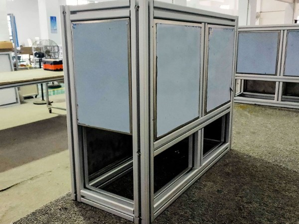 機罩上安裝門窗需要用到哪些鋁型材配件？