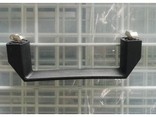 移動(dòng)圍欄上面的把手是如何安裝的？